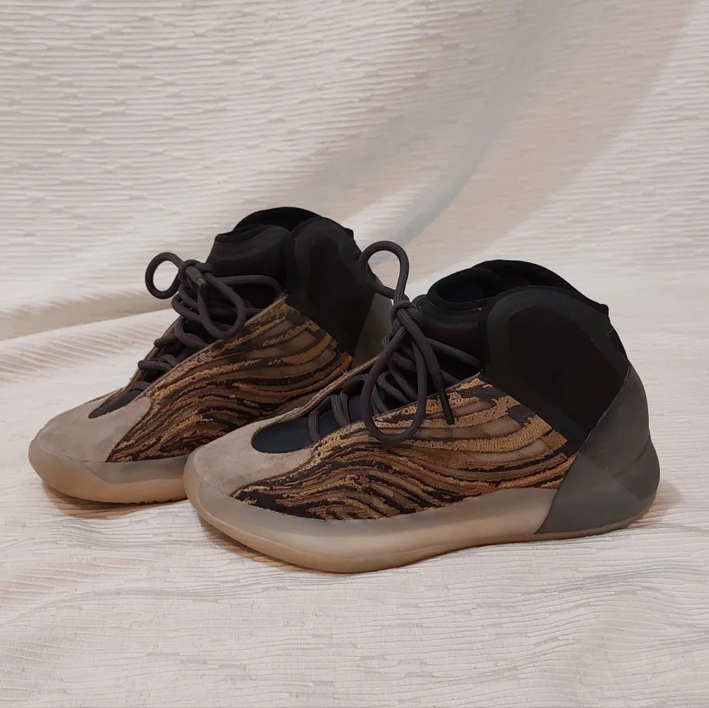 Yeezy bold patterned